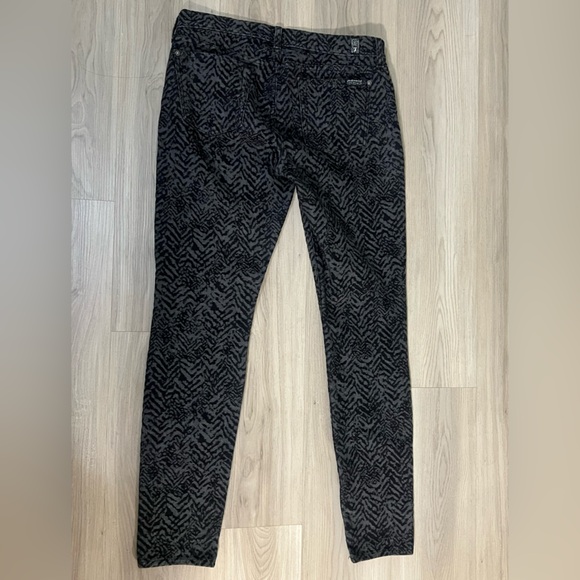 7 For All Mankind Black Gray Zebra Print Textured Skinny Jeans Size 30 - Picture 6 of 9